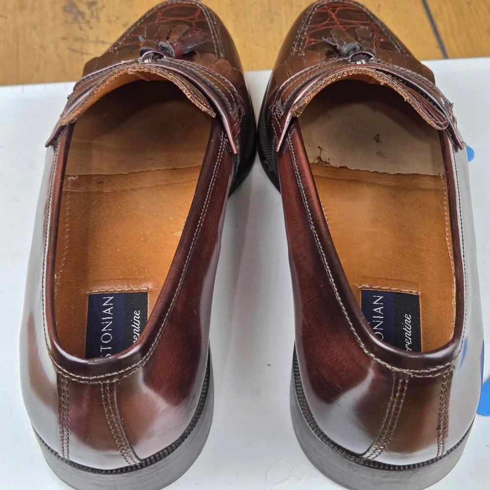 Bostonian Florentine Mens 9.5 M Burgundy Leather Croc Kiltie Tassel Loafers